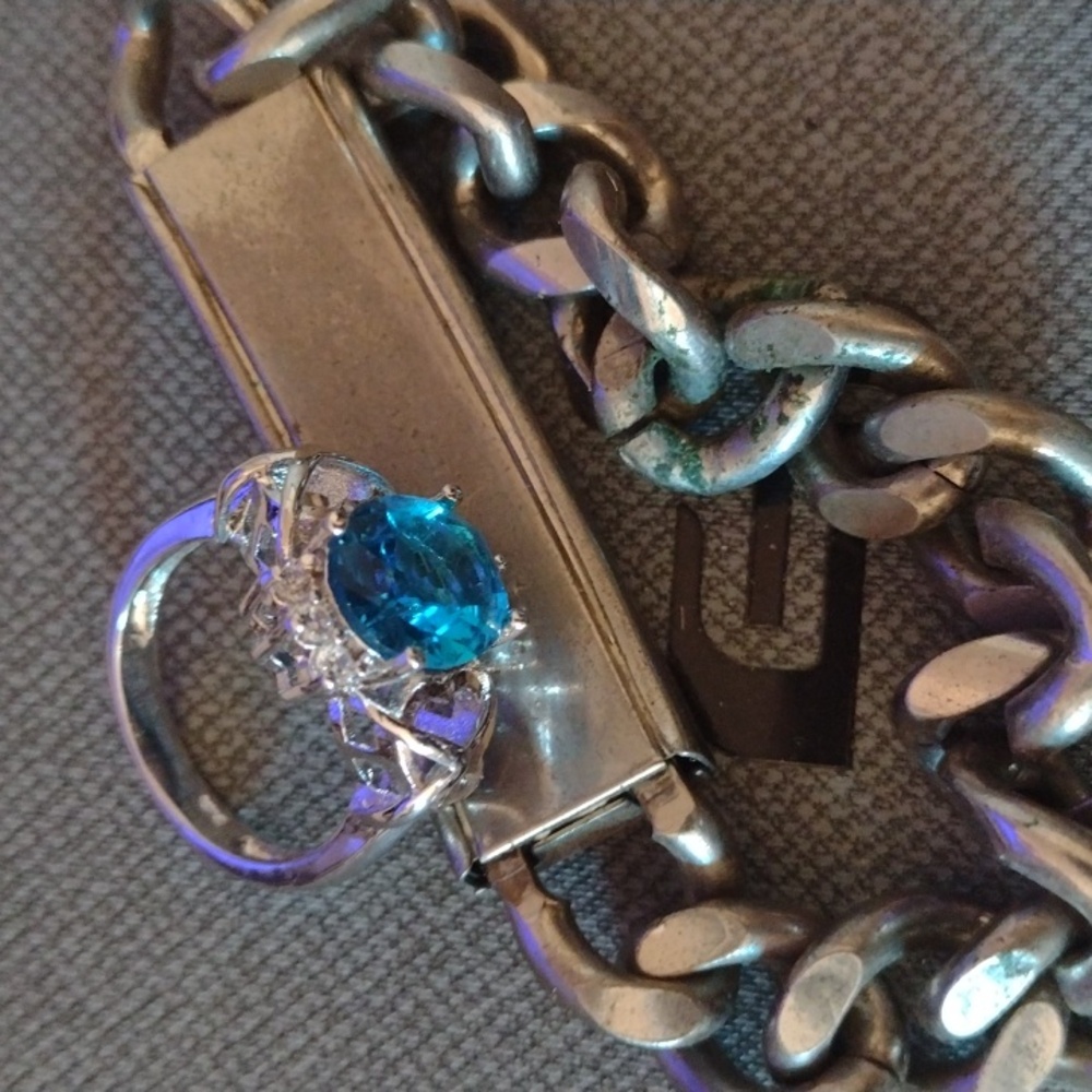 4 Rings& Bracelet - Picture 3 of 7